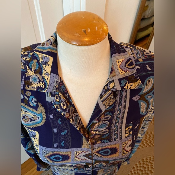 Vintage 90s Tunic length Louben Blouse. Size 6. - Picture 4 of 16